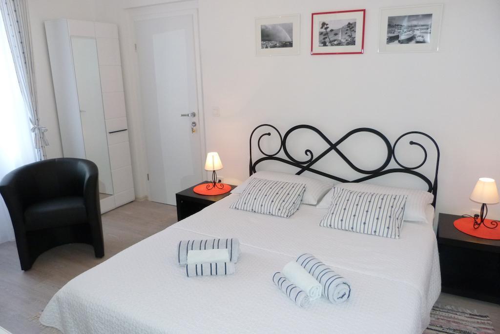 Guest House Leta With Parking سبليت الغرفة الصورة